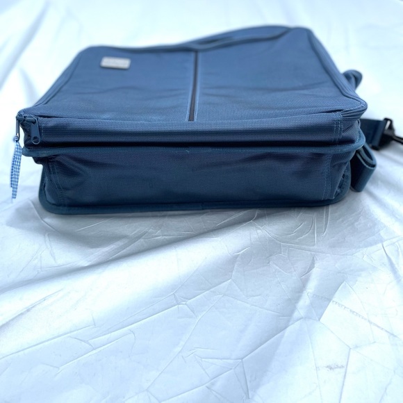 Crop In Syle Large Blue Zippered Scrapbook Paper Pocket Craft Case 16" X 14" - Picture 8 of 8